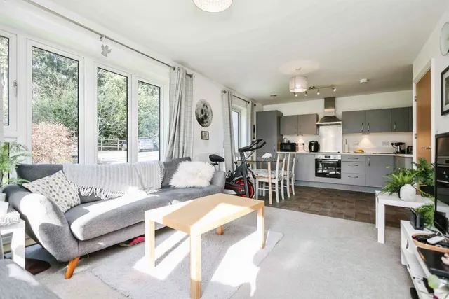 Farm Drive, Northfield, B31, photo 1