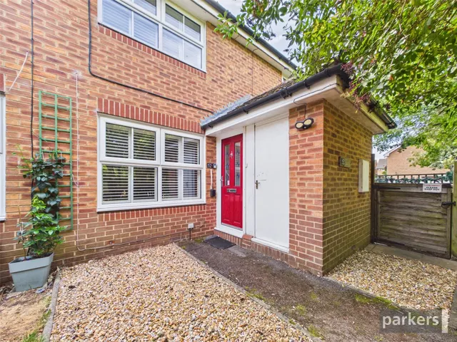 Donaldson Way, Woodley, RG5, photo 1