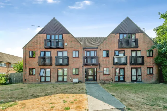 Bowman Court, Northgate, Crawley, photo 1