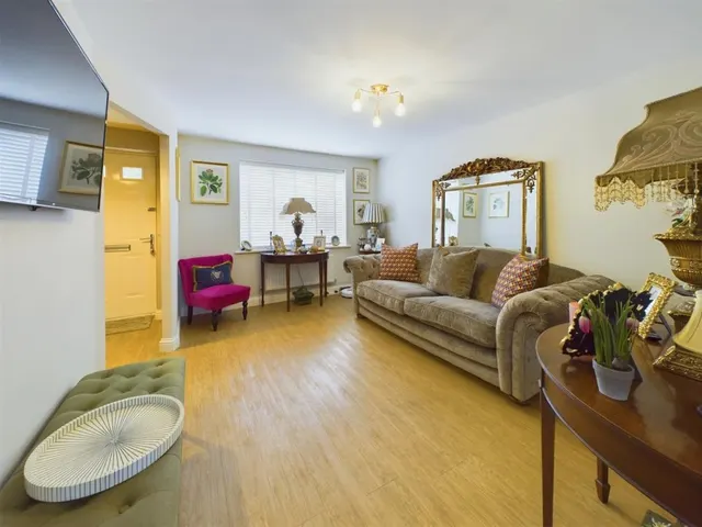 Deopham Green, Kingsway, photo 3
