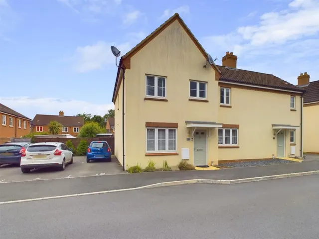 Deopham Green, Kingsway, photo 1