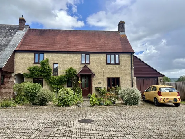 Gauns Court East Knoyle, Salisbury, Wiltshire SP3 6DF, photo 1
