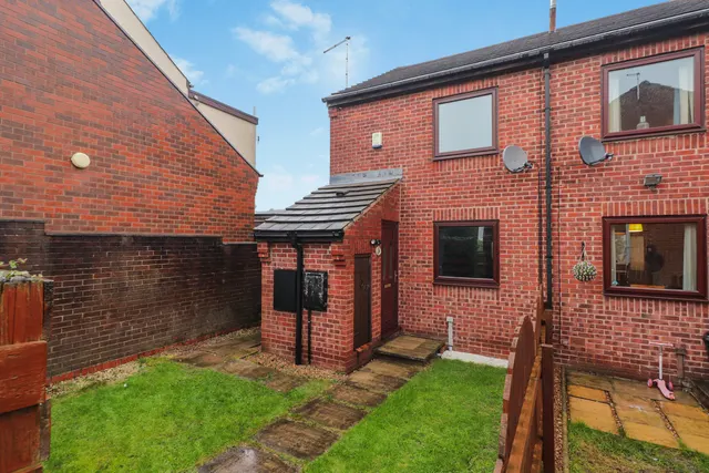 Park View, Barnsley, photo 1