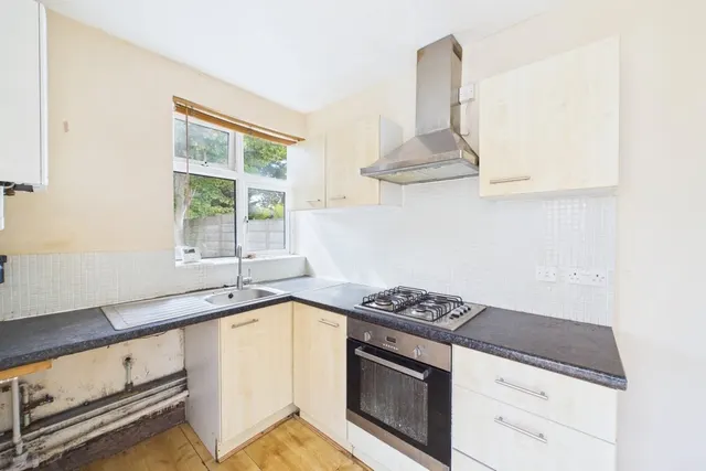 Photo 2 — Landor Road, Whitnash, Leamington Spa