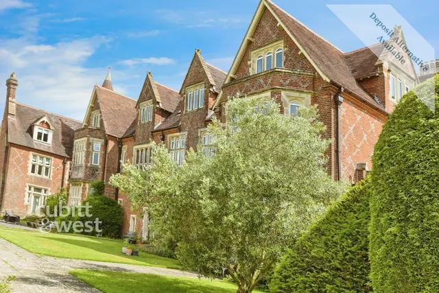 Grenehurst Park Capel, RH5, photo 1