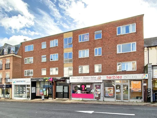Victoria Road, Aldershot, GU11, photo 1