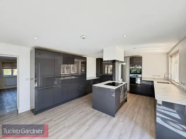 Ely Road, Queen Adelaide, CB7, photo 2