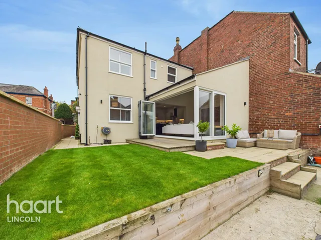West Parade, Lincoln, LN1, photo 1