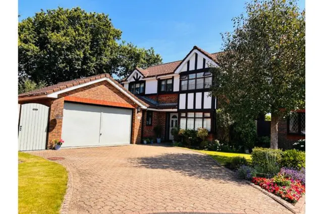 Chasden Close, Whittle-Le-Woods, Chorley, photo 1