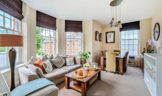 Dillon Close, Epsom, KT19, photo 1