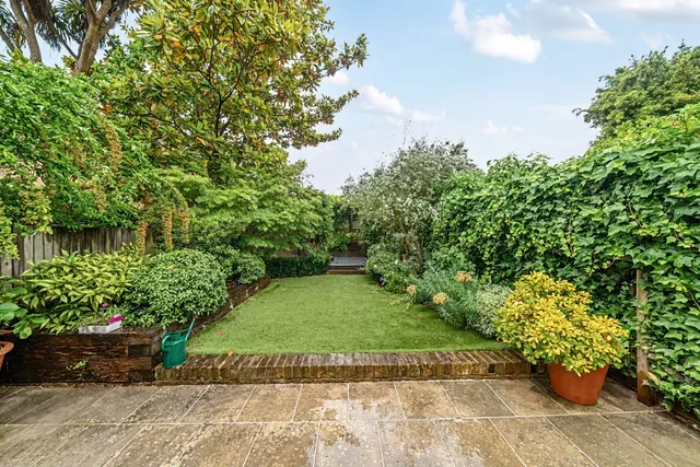 Photo 2 — Hamilton Road, Wimbledon, London, SW19