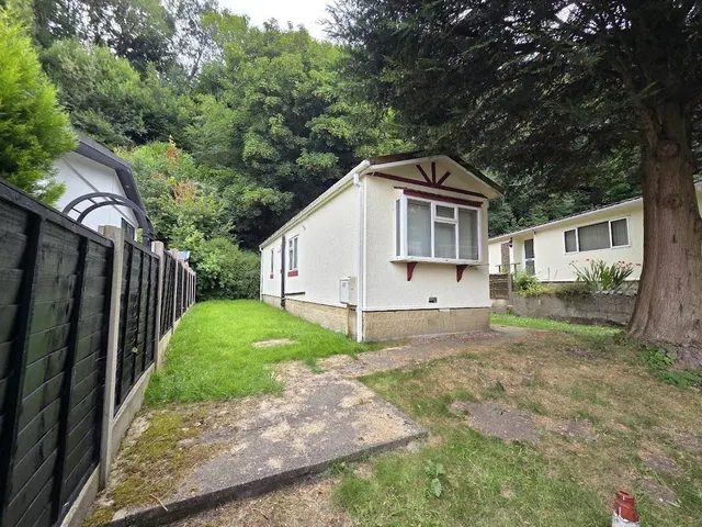 Photo 2 — Punchbowl Park, BUXTON, Derbyshire, SK17