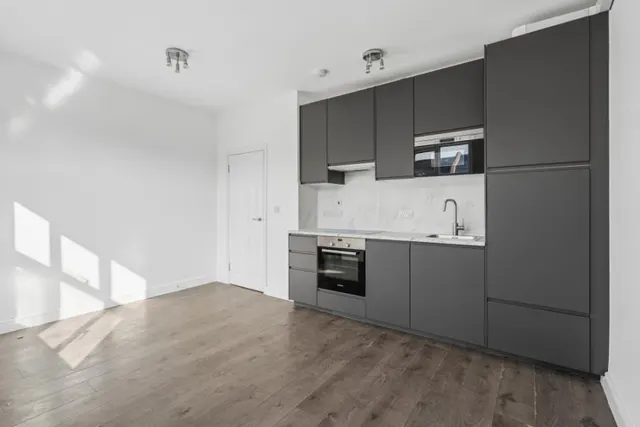 Warrington Road, Harrow, HA1, photo 3