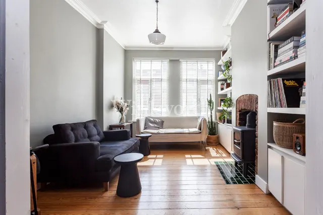 Rosebery Avenue, London, N17, photo 1