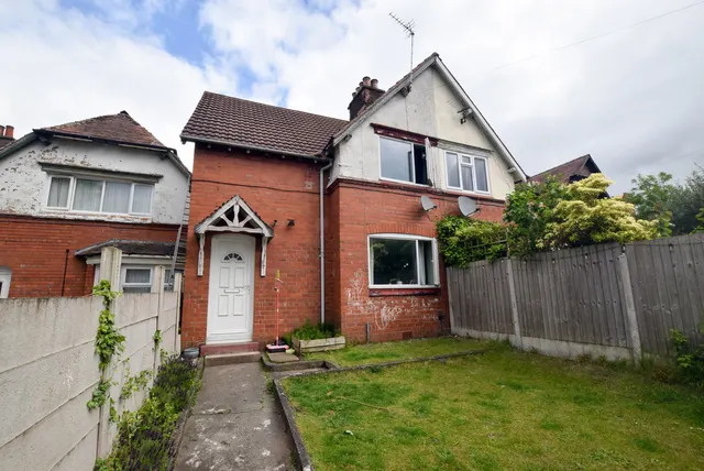 Crescent Road, Hadley, TF1, photo 1