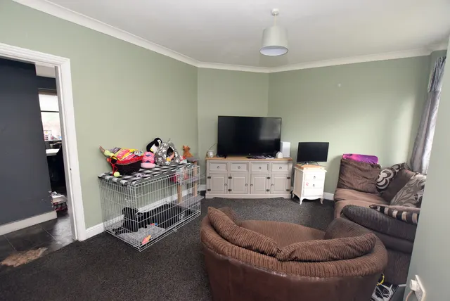 Crescent Road, Hadley, TF1, photo 2