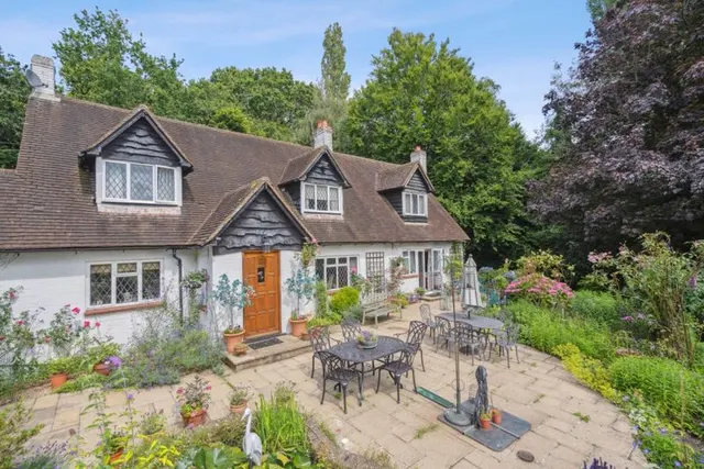 Blind Lane, Bourne End SL8 5LF, photo 1