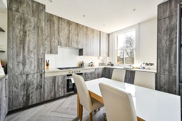 Photo 3 — Flat 3, 14 Ifield Road, London