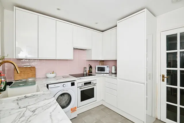 Photo 2 — Waterside Mews, MAIDSTONE, Kent, ME18