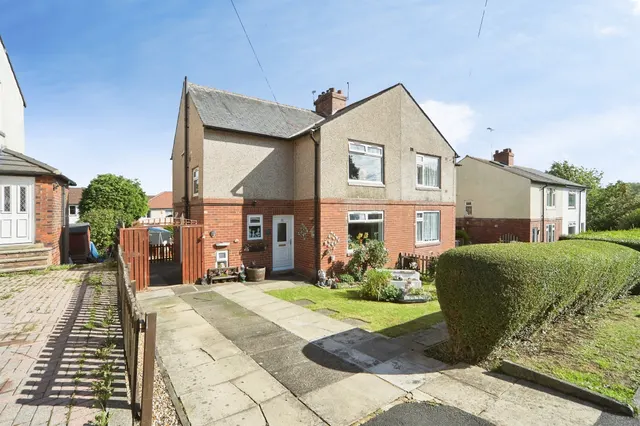 Brookfield Avenue, Rodley, Leeds, photo 1