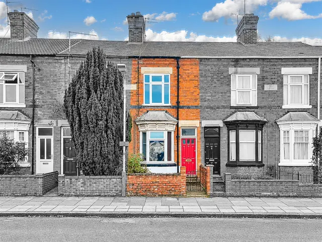 Knighton Fields Road East, Knighton Fields, LE2, photo 1