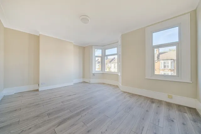 Honley Road, London, SE6, photo 1
