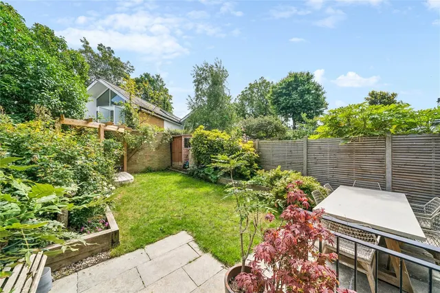 Endlesham Road, London, SW12, photo 2