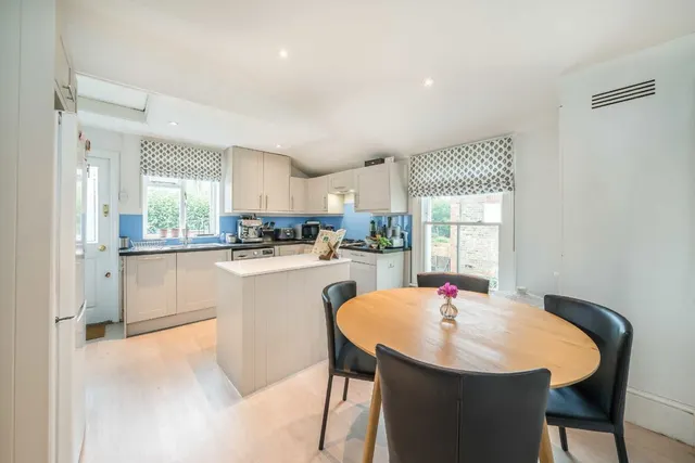 Haverhill Road, SW12, photo 3