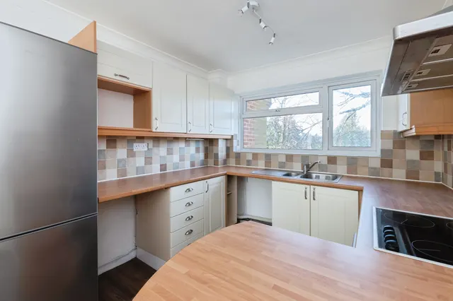 Photo 3 — Cavendish Road, Bournemouth