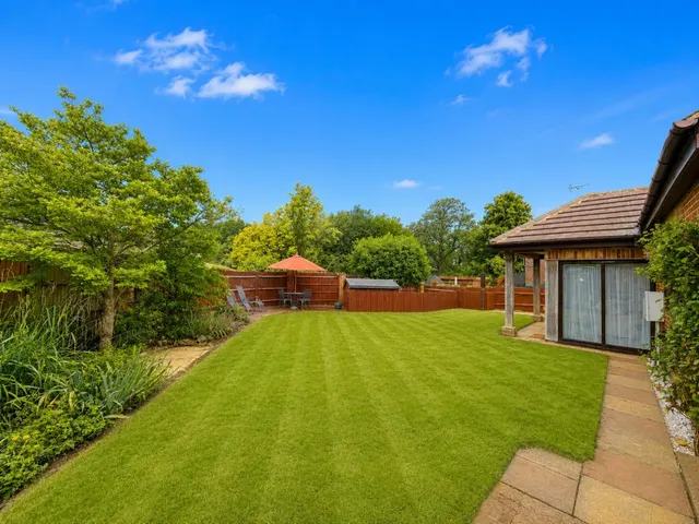 Boys Hall Road, Willesborough, TN24, photo 1