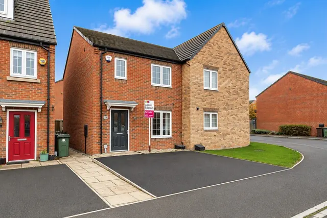 Silkstone Road, Featherstone, Pontefract, photo 1
