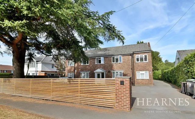 The Pines, BH22, photo 1