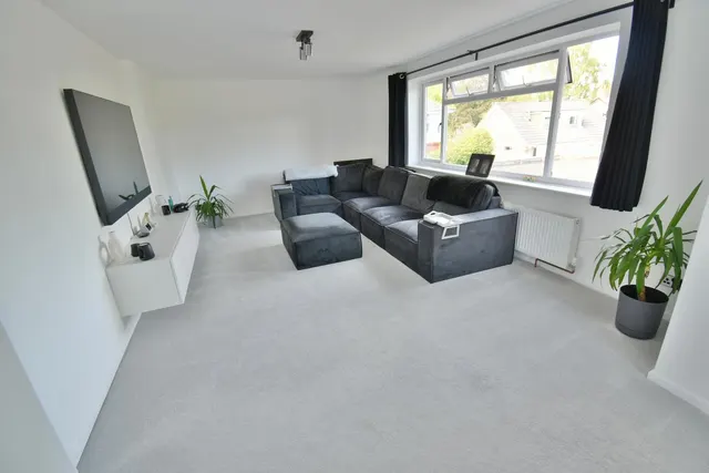 The Pines, BH22, photo 3