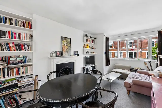 Clissold Crescent, London, N16, photo 1