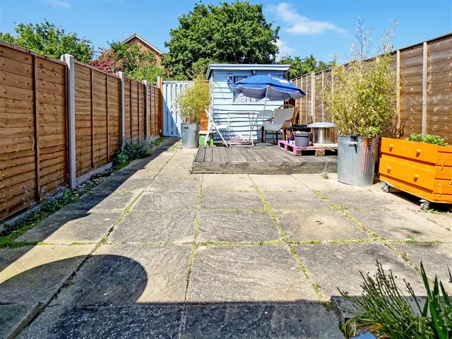 Falcon Gardens, Littlehampton, photo 2