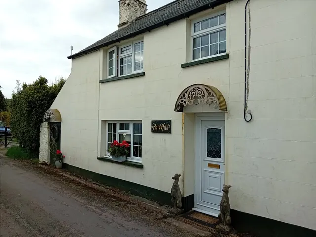 Llanfihangel-Nant-Bran, Brecon, Powys, LD3 9NA, photo 1
