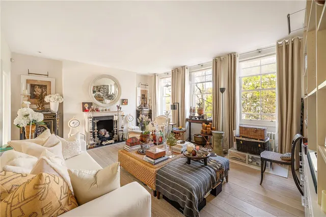 Photo 3 — Chalcot Square, Primrose Hill, London, NW1