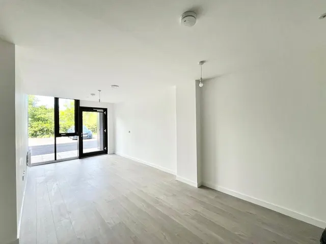 Photo 3 — Buckingham Road, Bletchley, Milton Keynes, Buckinghamshire, MK3