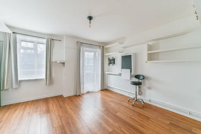 22 Barker House, Kingswood Estate, London, photo 1