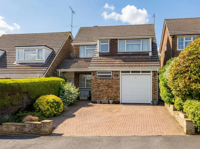 Wickenfields, Ware, SG12 0XH, photo 1