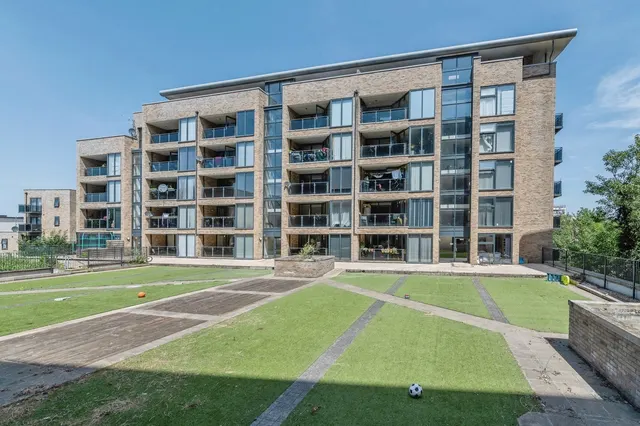 Pullman Square, Grays, Essex, RM17, photo 1