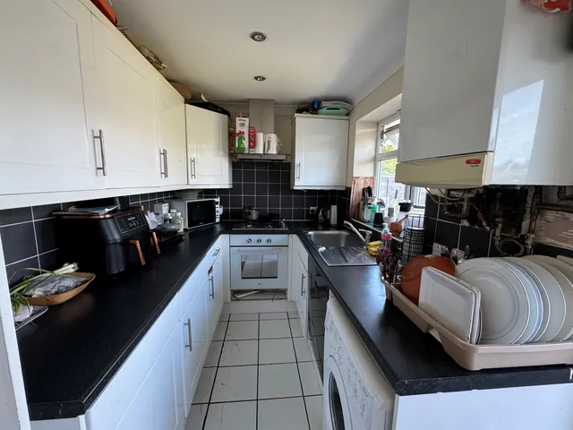 Photo 2 — Meadow Road, Barking