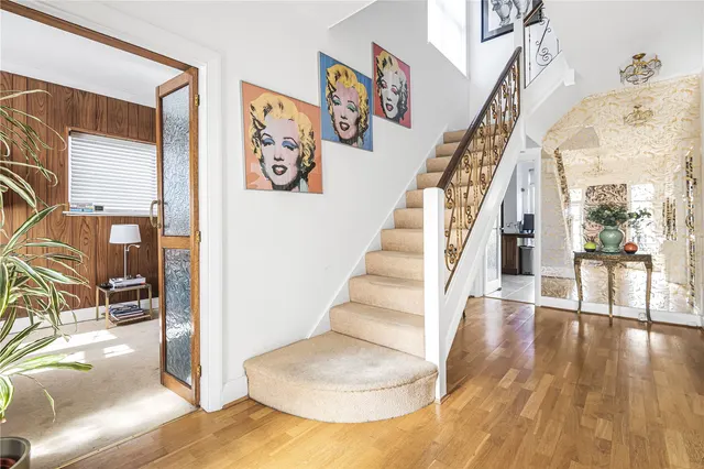 Photo 2 — Heddon Court Avenue, Cockfosters, EN4 9NG