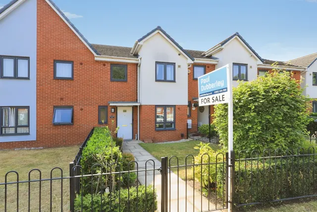 Great Bridge Road, Bilston, WV14, photo 1