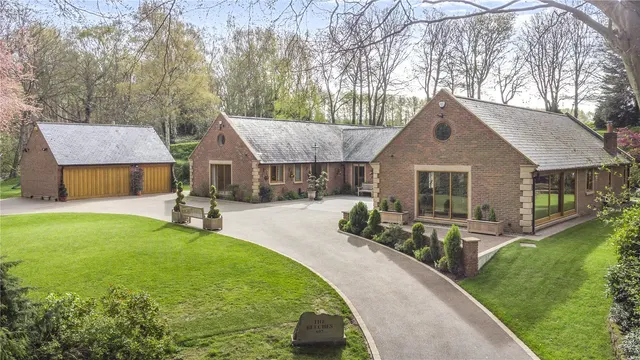 Barnsley Road, Newmillerdam, Wakefield, West Yorkshire, WF2 6QQ, photo 1