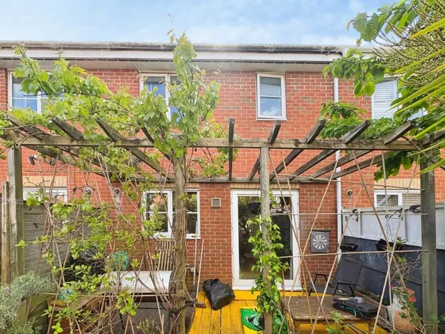 Osborne Heights, East Cowes, PO32, photo 3