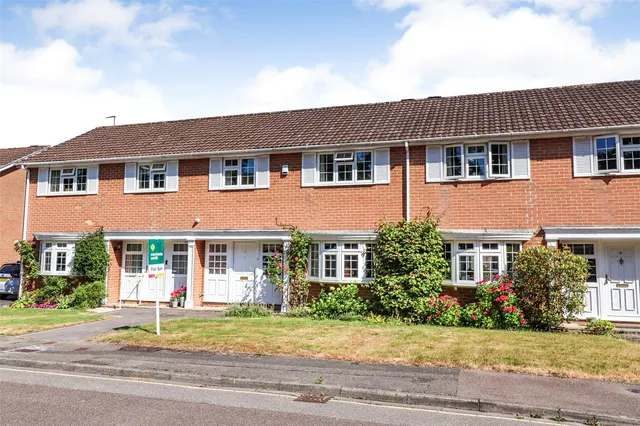 Glebe Court, Fleet, Hampshire, GU51 4NJ, photo 1