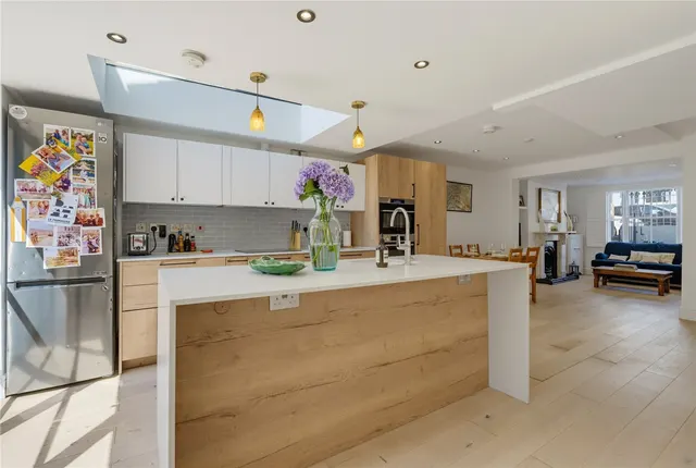 Auckland Road, London, SW11, photo 2