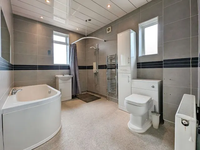 Newcastle Upon Tyne NE4 9BA, NE4, photo 2