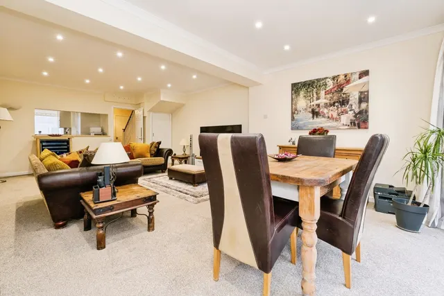 Whybridge Close, Rainham, RM13, photo 3